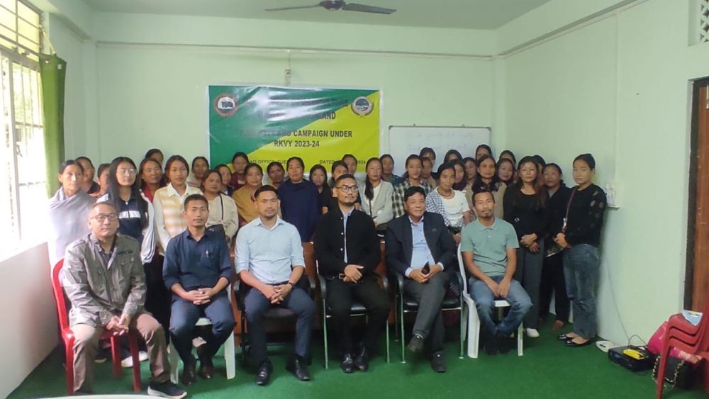 The SHG members with the special guest and officials of the Department of Agriculture, Tuensang. (Photo Courtesy: Department of Agriculture, Tuensang)